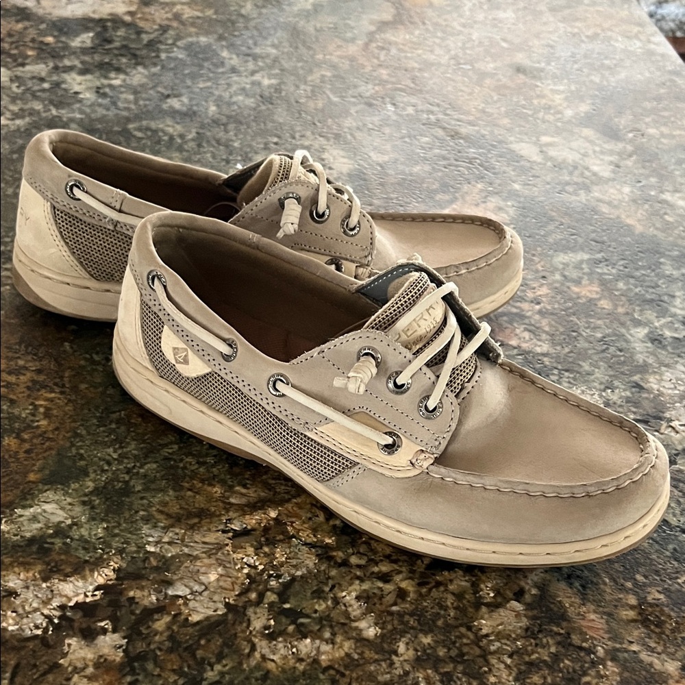 Sperry women’s Cream Leather Boat Shoes